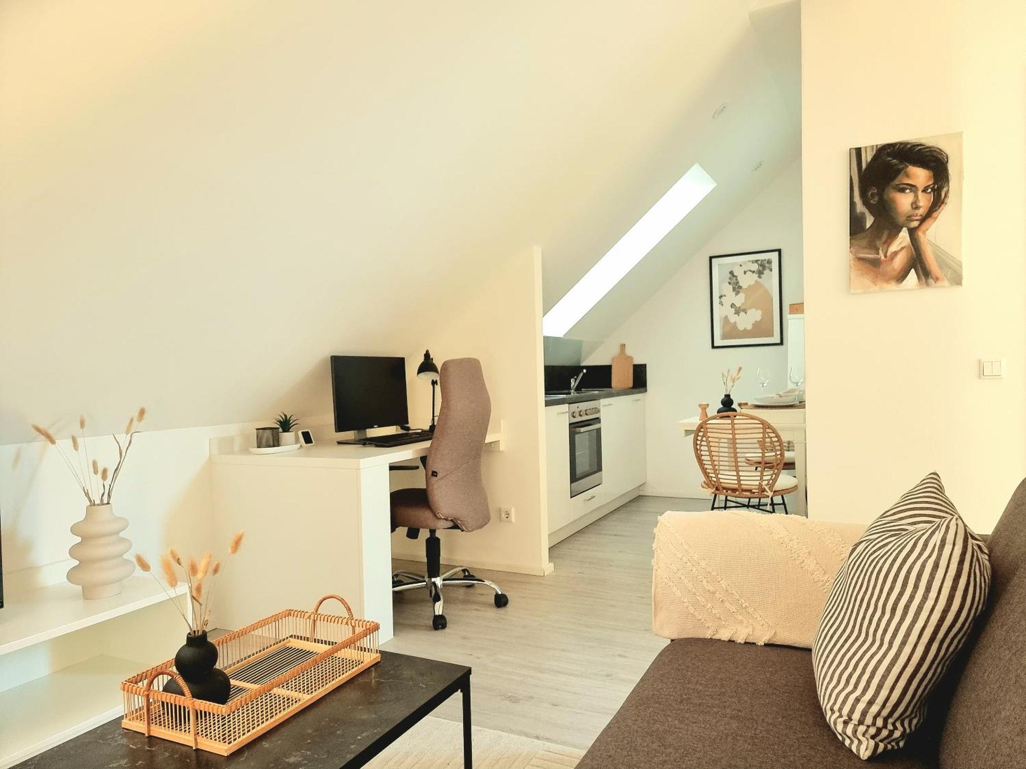 Homestay-Stylish, Zentral- Loft Apartment-Parking Ingolstadt Eksteriør bilde