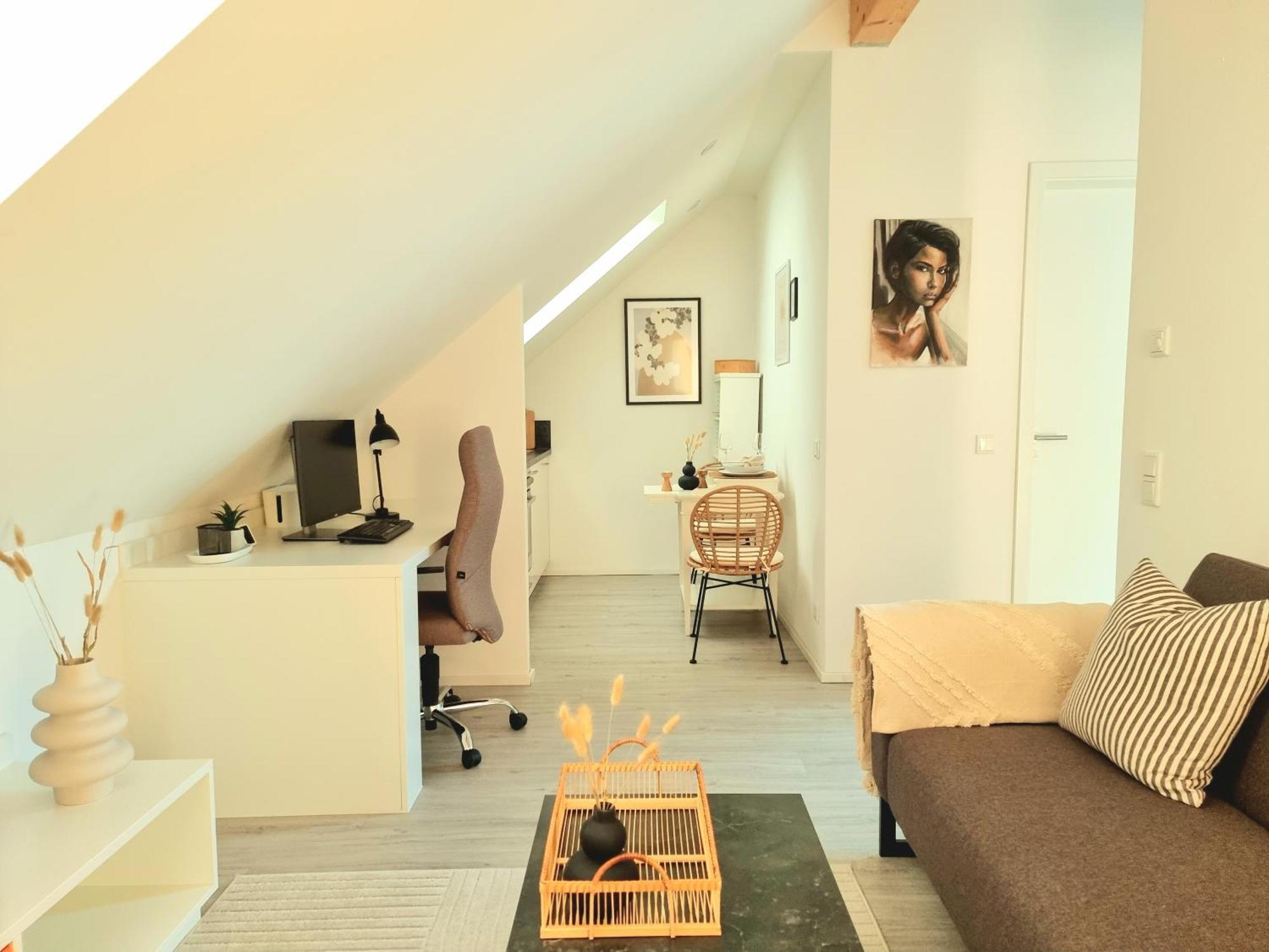 Homestay-Stylish, Zentral- Loft Apartment-Parking Ingolstadt Eksteriør bilde